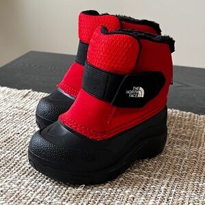 Toddler snow boots. So adorable. worn once
